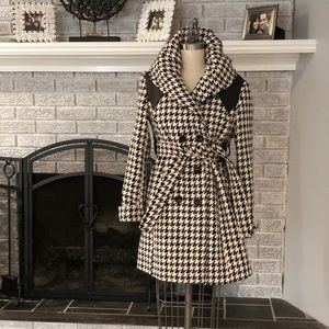 Houndstooth wool double breasted pea coat